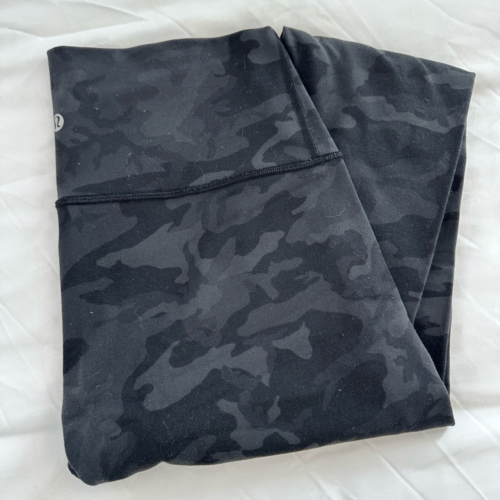 Lululemon Camo Wunder Train High-Rise Tight 25" Size 8